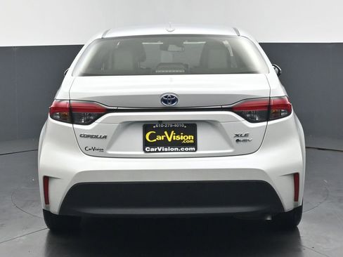 Used 2025 Toyota Corolla XLE FWD image 4
