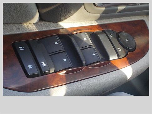 Used 2009 GMC Sierra 3500 SLT w/ SLT Convenience Package image 25