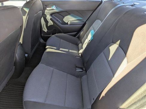 Used 2018 Kia Forte LX image 17