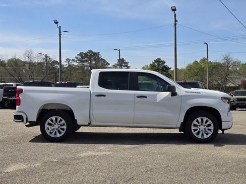 Used 2025 Chevrolet Silverado 1500 Custom image 6