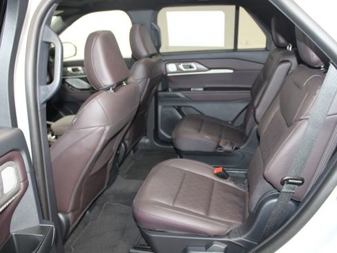 New 2026 Ford Explorer Platinum image 23