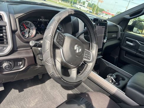 Used 2022 RAM 2500 Big Horn w/ Night Edition AWD/4WD image 3