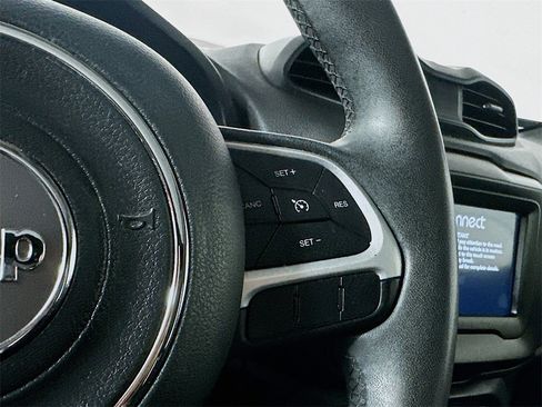 Used 2021 Jeep Renegade Latitude image 25