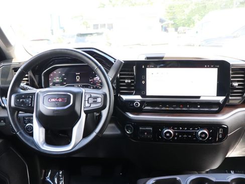 Used 2025 GMC Sierra 1500 SLT AWD/4WD image 17