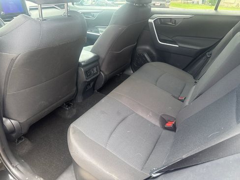 Used 2025 Toyota RAV4 LE AWD/4WD image 17