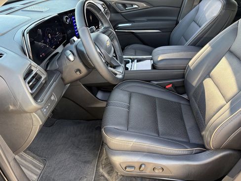 Certified 2025 Chevrolet Traverse High Country FWD image 20