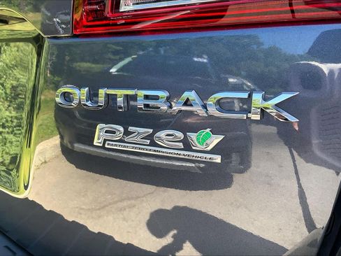 Used 2016 Subaru Outback 2.5i Premium AWD/4WD image 10
