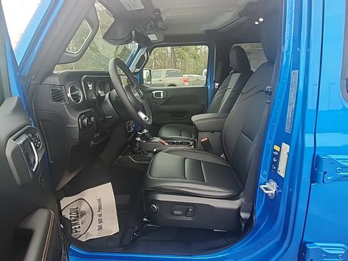 New 2026 Jeep Wrangler Unlimited Sahara AWD/4WD image 29