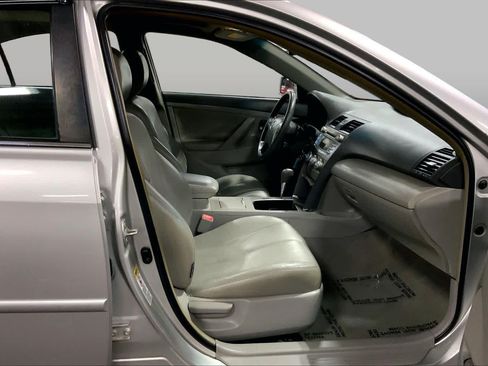 Used 2011 Toyota Camry LE w/ LE Extra-Value Pkg FWD image 8