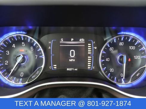 Used 2023 Chrysler Voyager LX FWD image 24