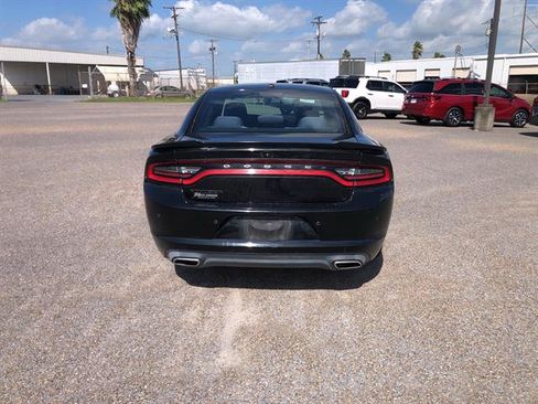 Used 2019 Dodge Charger SXT w/ Blacktop Package RWD image 6
