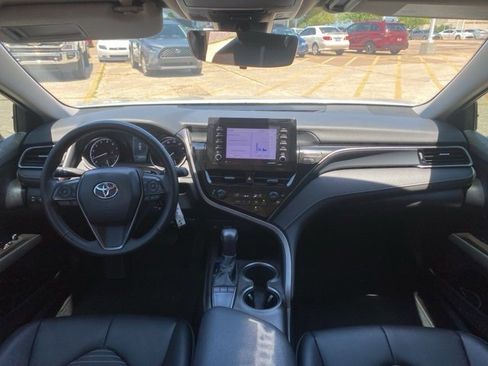Used 2023 Toyota Camry SE image 17