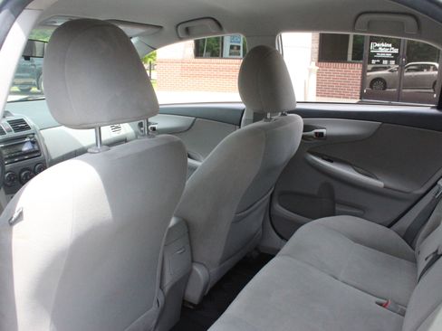 Used 2012 Toyota Corolla LE FWD image 21