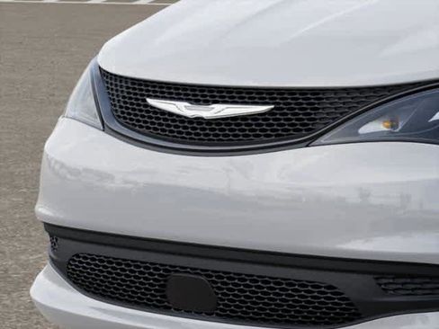 New 2026 Chrysler Voyager LX image 31