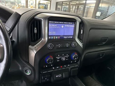 Used 2022 Chevrolet Silverado 1500 LT Trail Boss w/ Convenience Package II AWD/4WD image 6