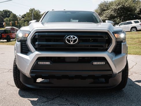 Certified 2026 Toyota Tacoma SR5 AWD/4WD image 2