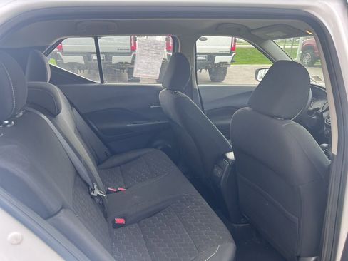 Used 2021 Nissan Kicks SV FWD image 14