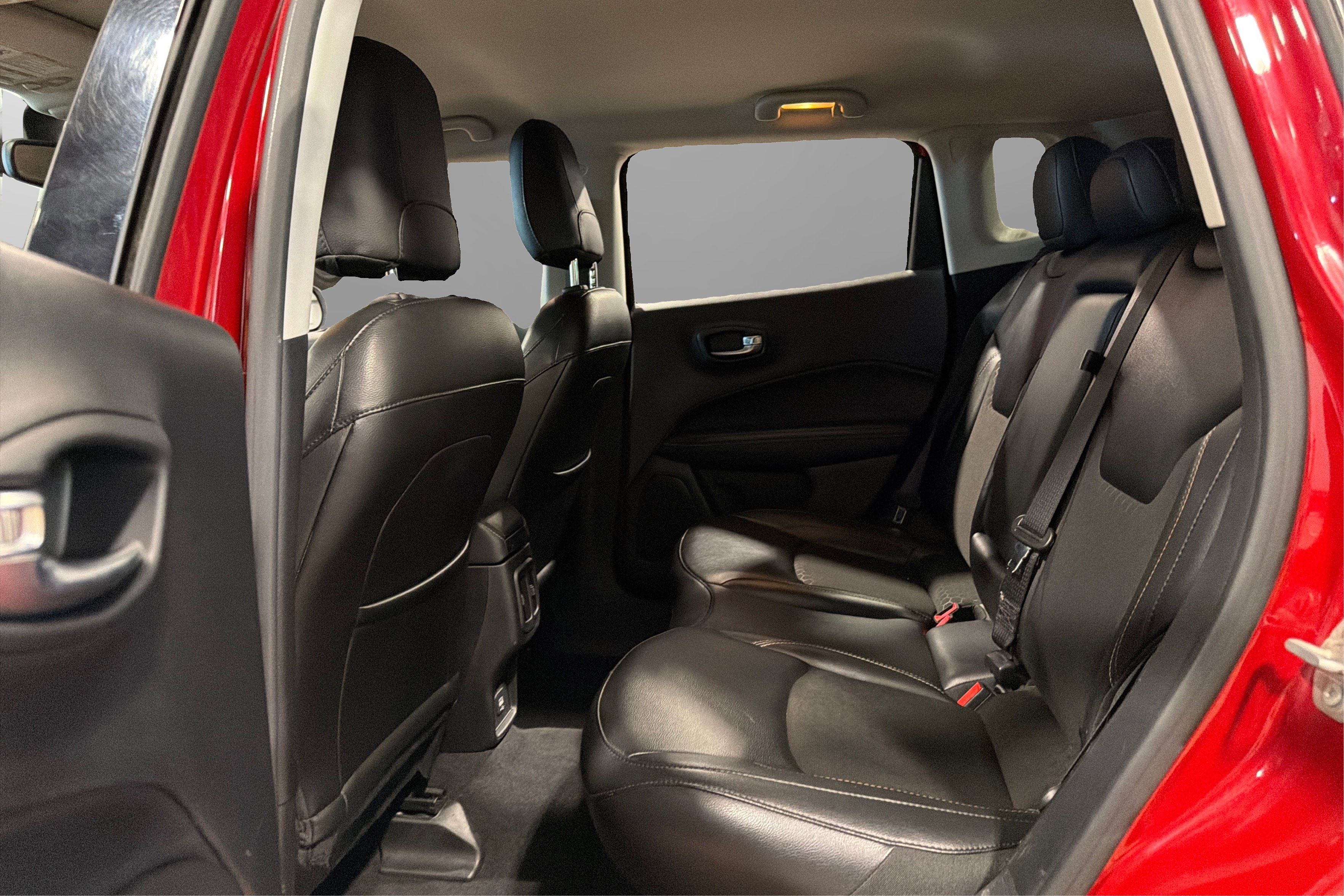 Used 2020 Jeep Compass Latitude AWD/4WD image 34