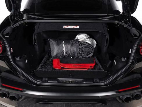 Used 2019 Ferrari Portofino RWD image 9