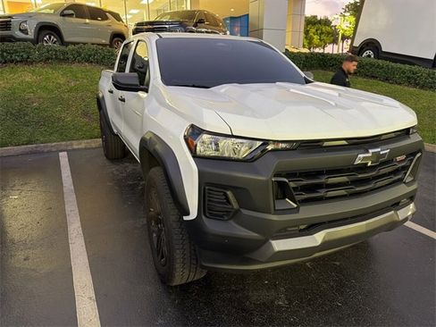 Used 2024 Chevrolet Colorado Trail Boss image 14