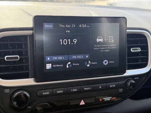 Used 2025 Hyundai Venue SEL FWD image 20