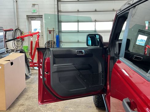 Used 2025 Ford Bronco Badlands AWD/4WD image 9
