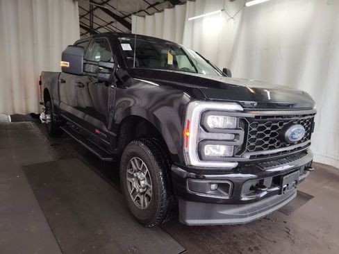 Used 2024 Ford F350 XLT w/ XLT Premium Package AWD/4WD image 5