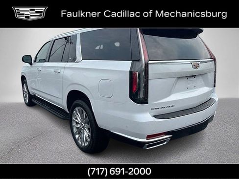 Used 2024 Cadillac Escalade ESV Premium Luxury AWD/4WD image 9