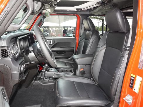 Used 2026 Jeep Wrangler Unlimited Sahara AWD/4WD image 26