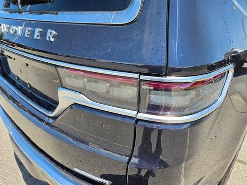 Certified 2022 Jeep Grand Wagoneer Series II AWD/4WD image 18