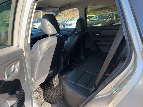 Used 2024 Nissan Rogue SL image 10