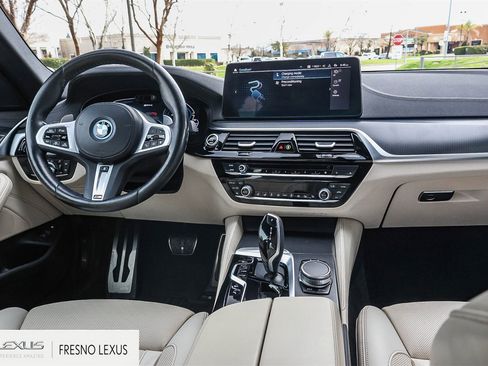 Used 2022 BMW 530e w/ M Sport Package image 14