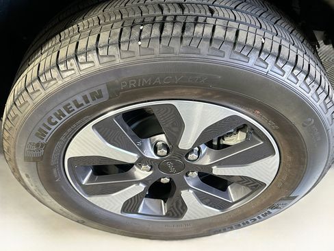 Used 2022 Jeep Grand Cherokee Limited 4xe w/ MOPAR Finishing Package AWD/4WD image 11