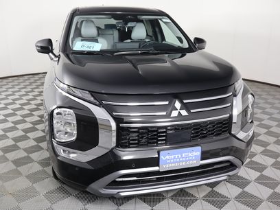 New 2025 Mitsubishi Outlander SE