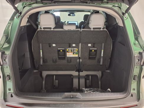 New 2026 Toyota Sienna XLE image 27