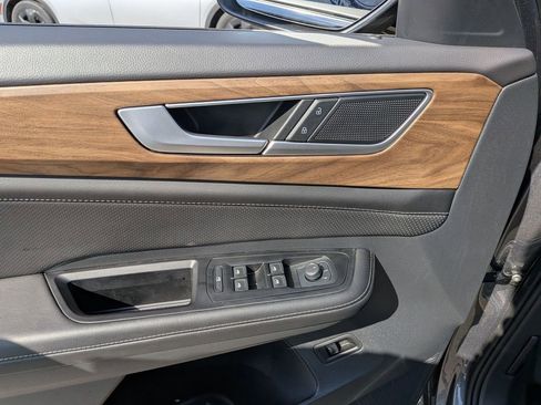 Used 2025 Volkswagen Atlas SE image 11