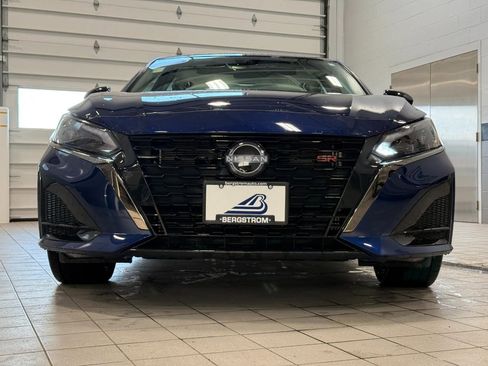 Used 2024 Nissan Altima 2.5 SR w/ SR Premium Package image 24