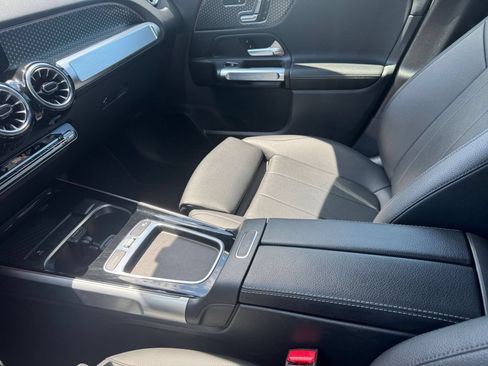 Used 2025 Mercedes-Benz GLB 250 image 44