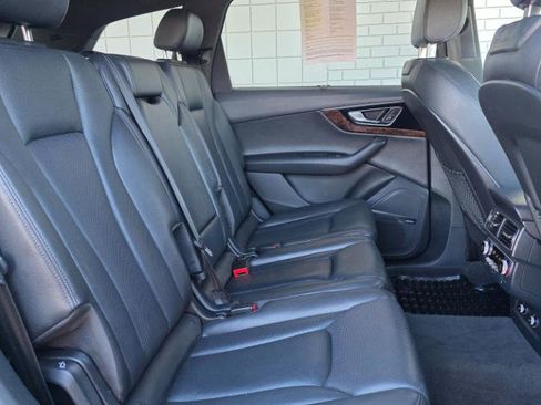 Used 2018 Audi Q7 3.0T Premium Plus w/ Premium Plus Package image 12