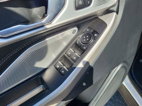Used 2022 Ford Explorer Limited image 15