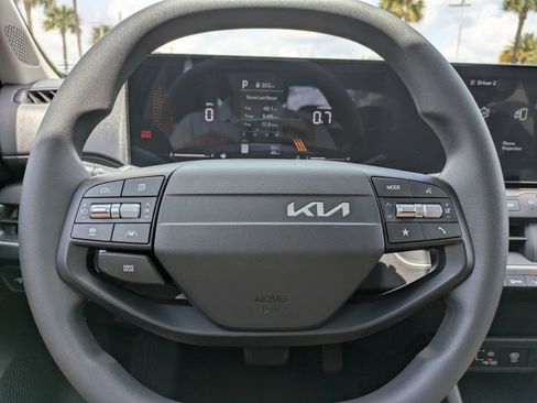 Certified 2026 Kia K4 FWD image 37