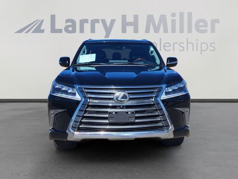 Used 2019 Lexus LX 570 4WD w/ Luxury Package image 8
