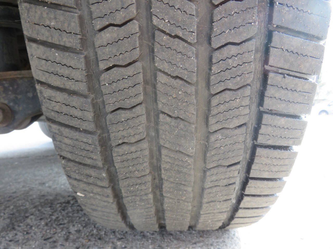 Used 2014 Ford Expedition EL XLT w/ Equipment Group 202A AWD/4WD image 37