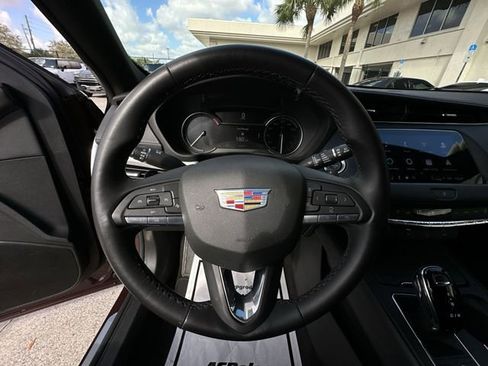 Certified 2023 Cadillac XT4 Premium Luxury image 22