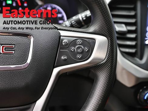 Used 2022 GMC Acadia SLE image 16