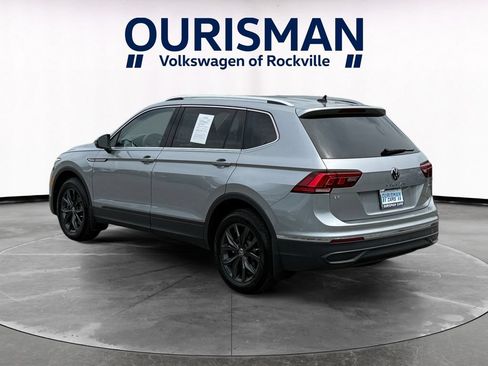 Used 2024 Volkswagen Tiguan SE AWD/4WD image 4