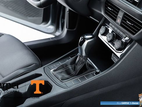 Certified 2023 Volkswagen Jetta SE FWD image 32