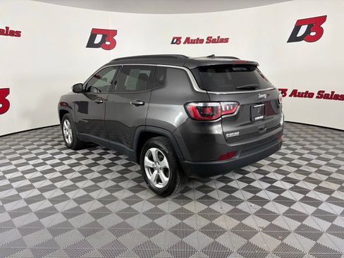 Used 2019 Jeep Compass Latitude FWD image 5
