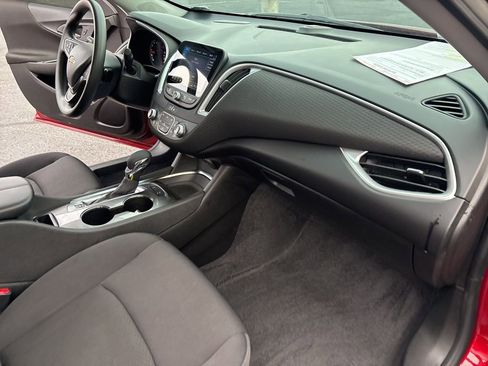 Used 2024 Chevrolet Malibu LT image 30