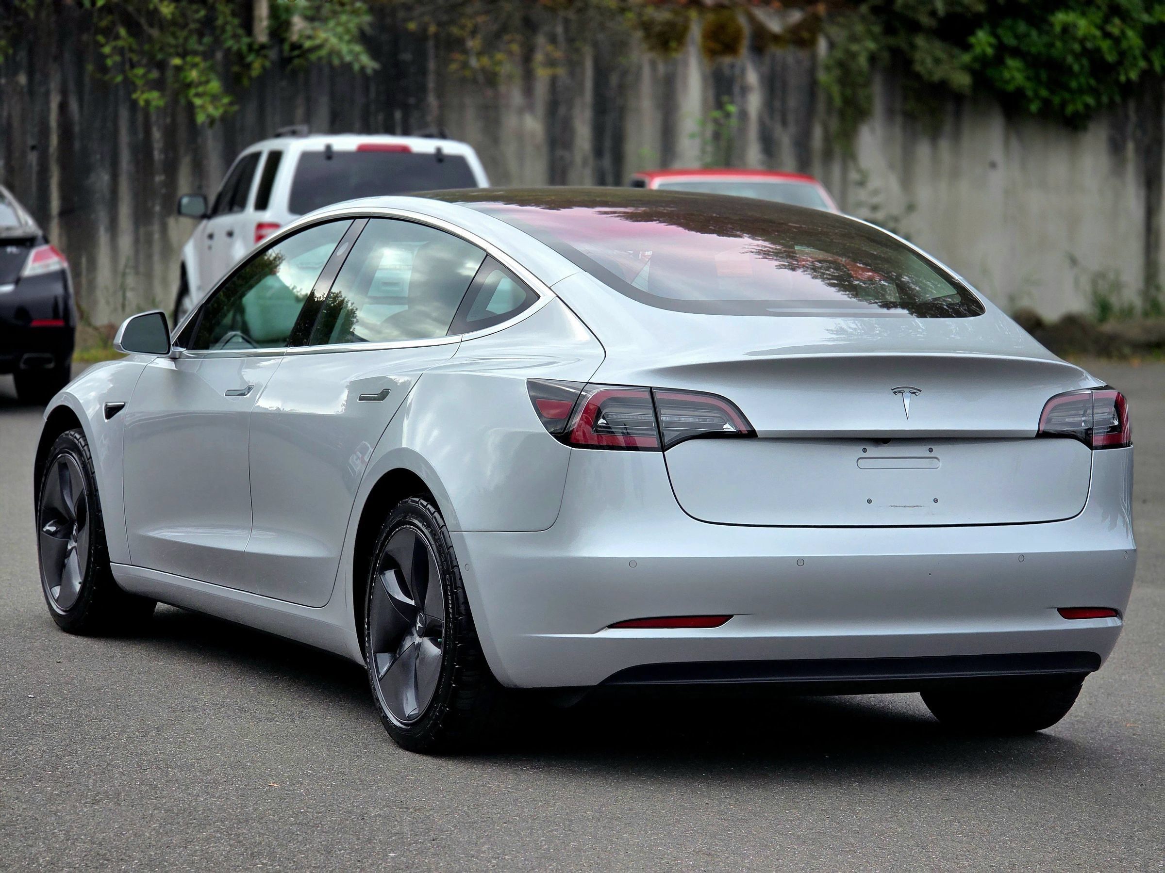 Used 2018 Tesla Model 3 Long Range RWD image 8